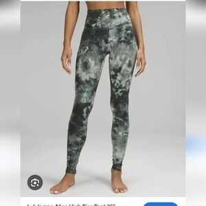 Lululemon‎ Athletica Green and Black High-Waisted Leggings